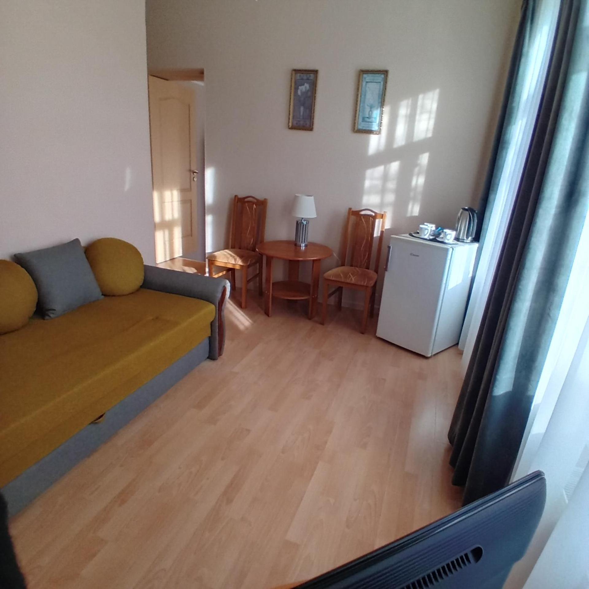 Hotel Juras Brize Windawa Zewnętrze zdjęcie