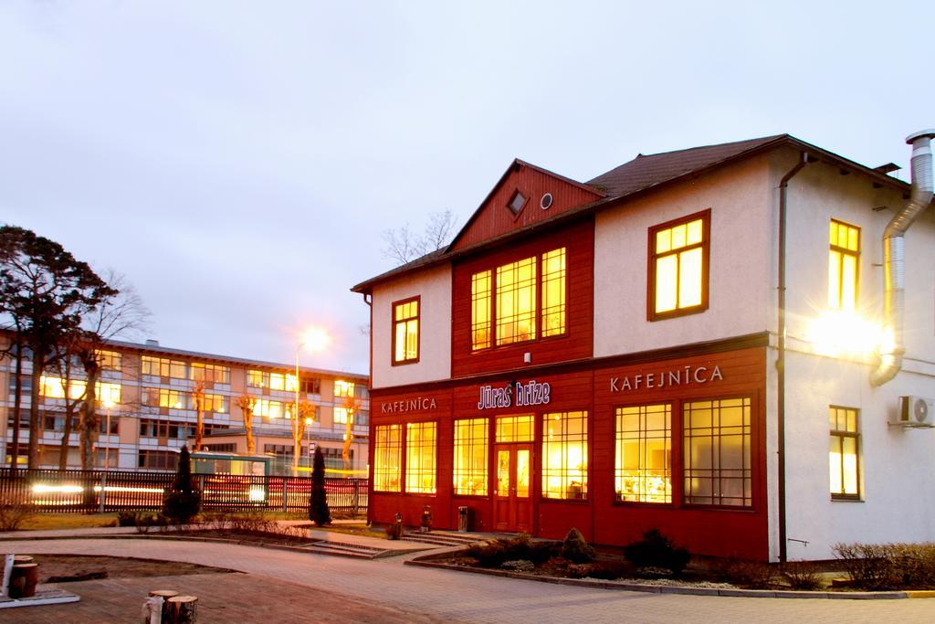 Hotel Juras Brize Windawa Zewnętrze zdjęcie