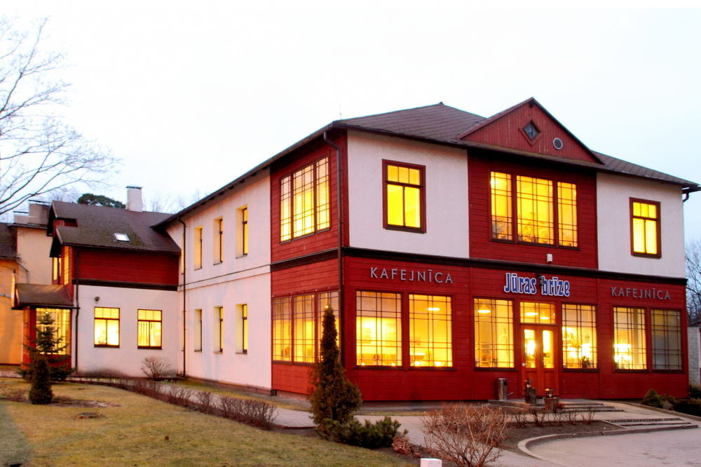Hotel Juras Brize Windawa Zewnętrze zdjęcie